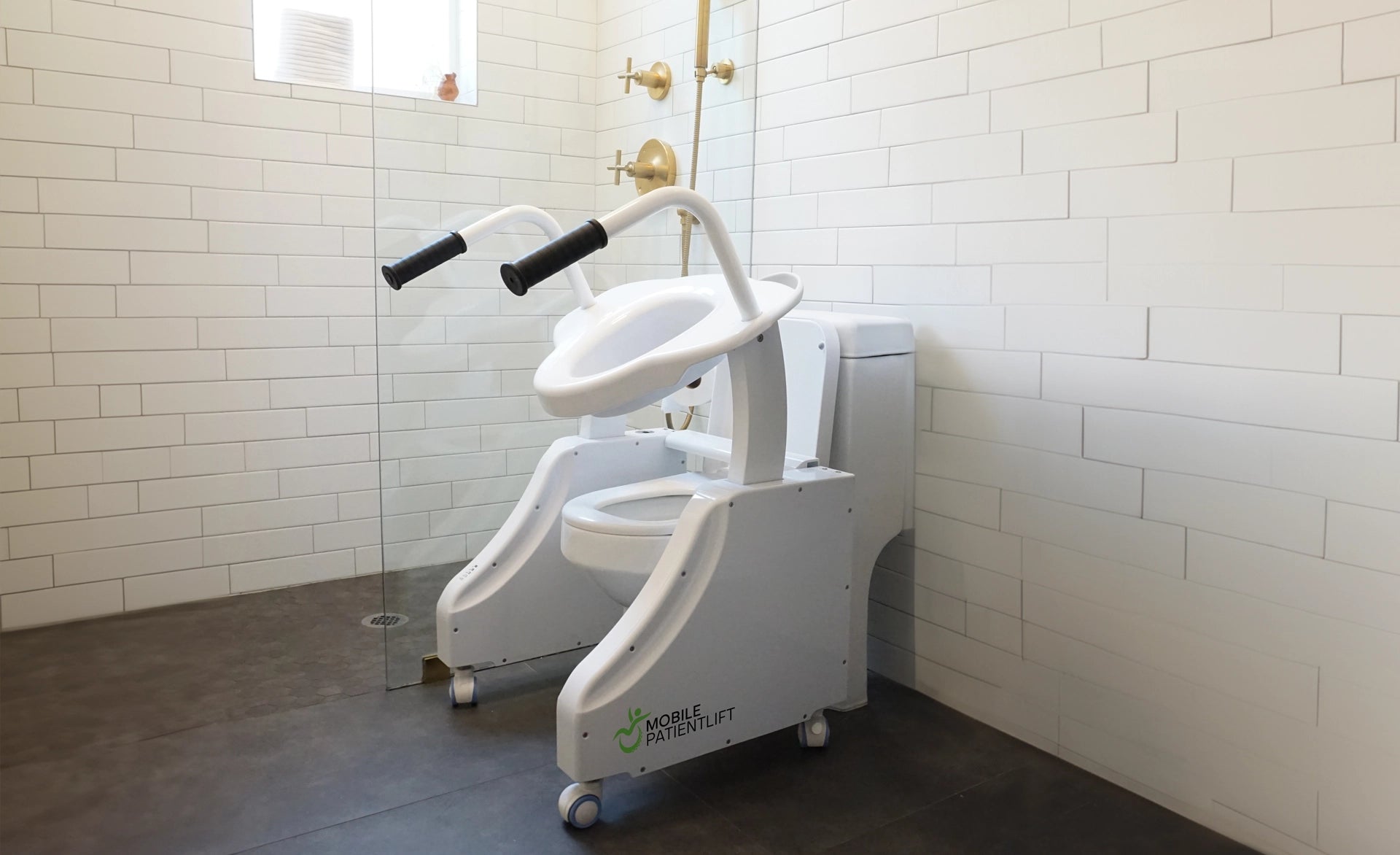 Compact patient lift